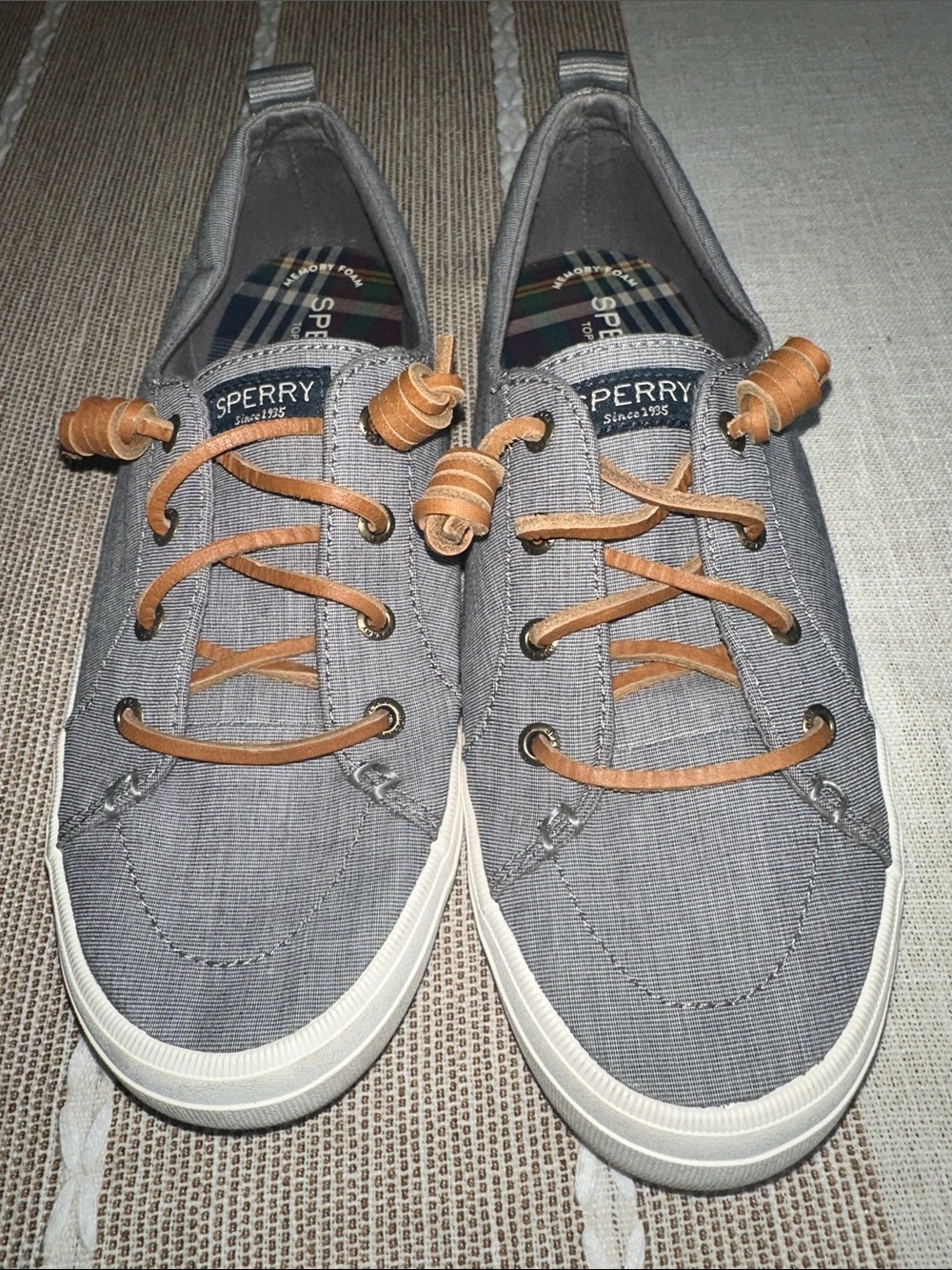 Sperry Gray Crest Vibe‎ Chambray Sneaker with Tan Leather Laces-Women’s size 8.5